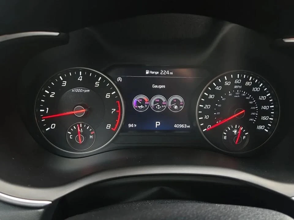 2022 Kia Stinger GT - Image 13 of 17