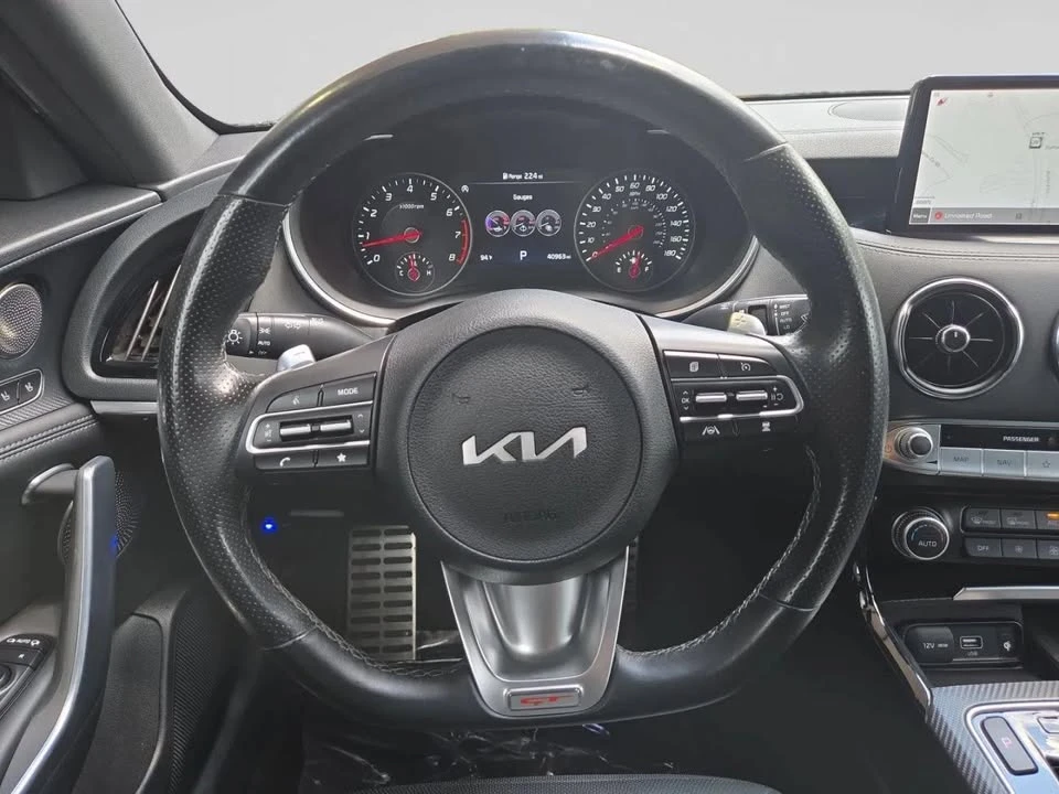 2022 Kia Stinger GT - Image 12 of 17