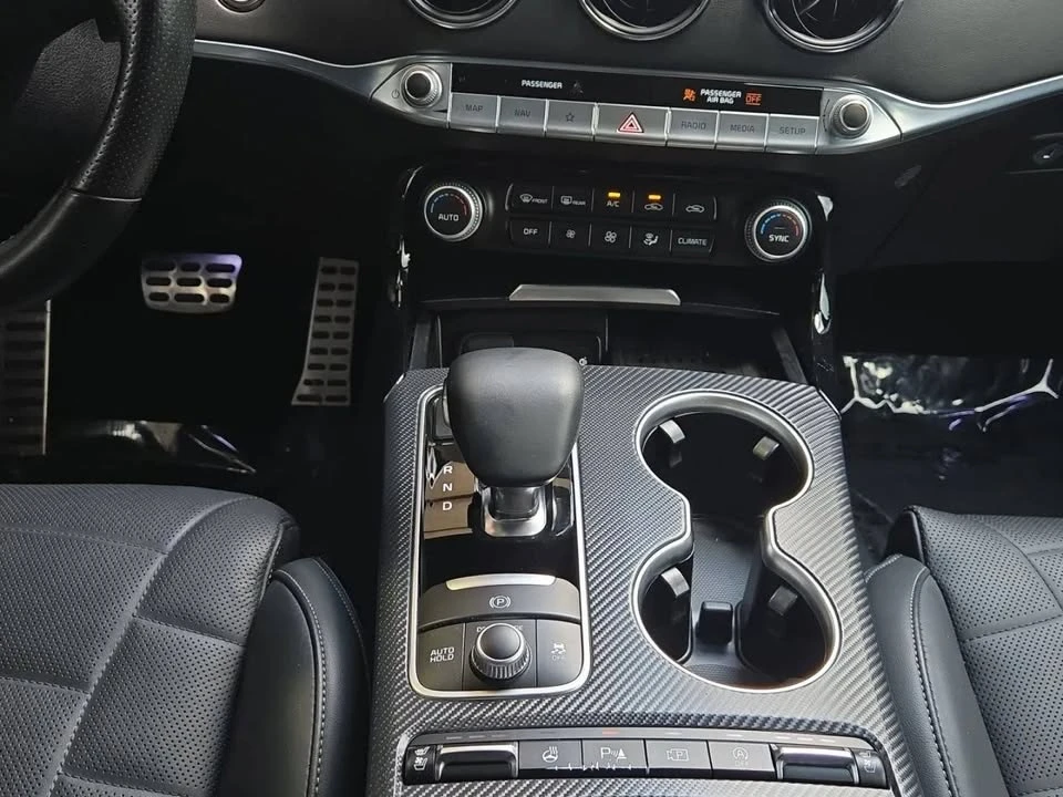 2022 Kia Stinger GT - Image 10 of 17