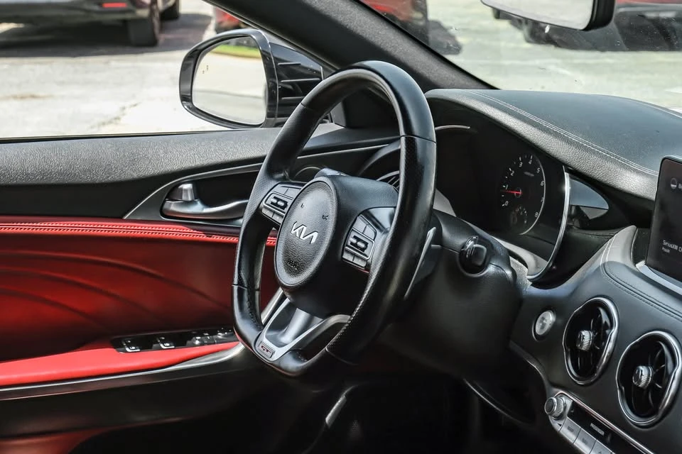2022 Kia Stinger GT - Image 15 of 19