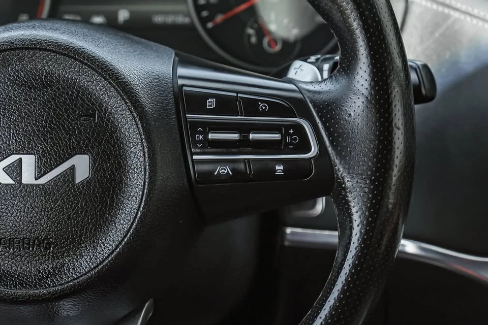 2022 Kia Stinger GT - Image 17 of 19