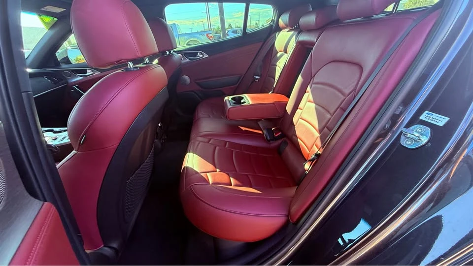 2022 Kia Stinger GT - Image 8 of 15