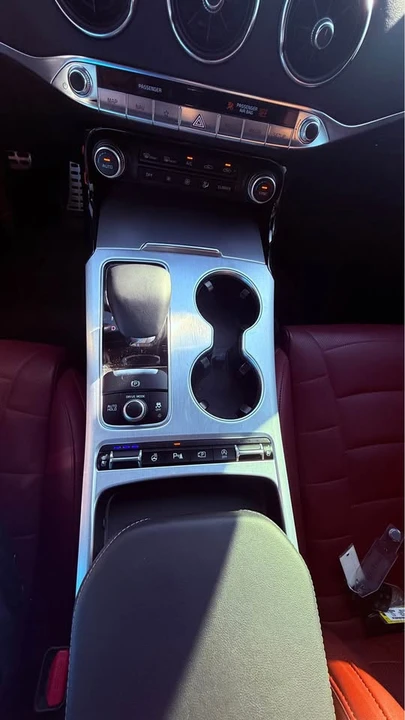 2022 Kia Stinger GT - Image 11 of 15