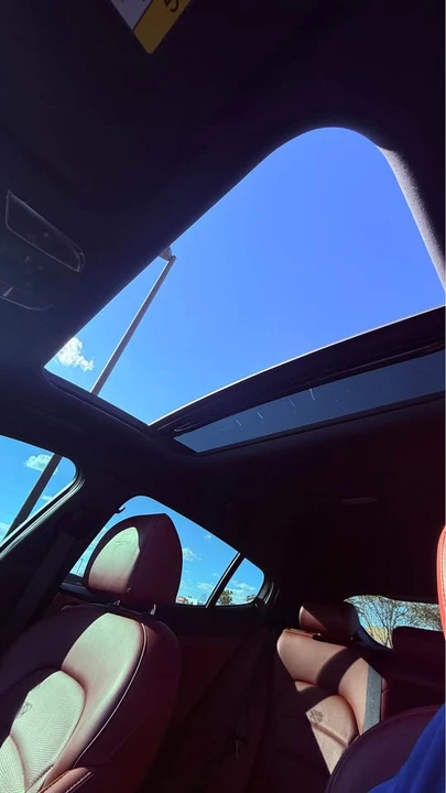 2022 Kia Stinger GT - Image 9 of 15