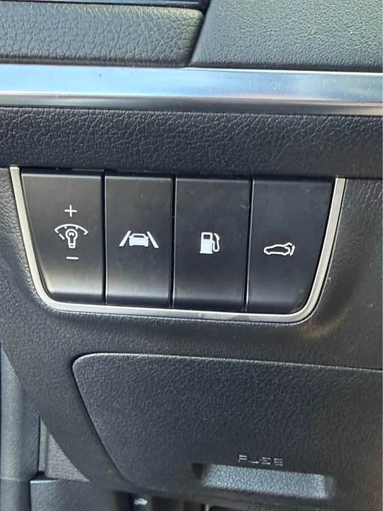 2022 Kia Stinger GT - Image 16 of 18