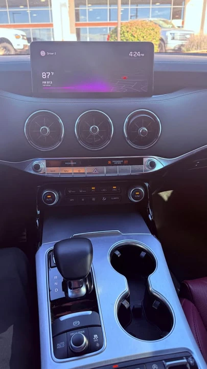 2022 Kia Stinger GT - Image 10 of 15