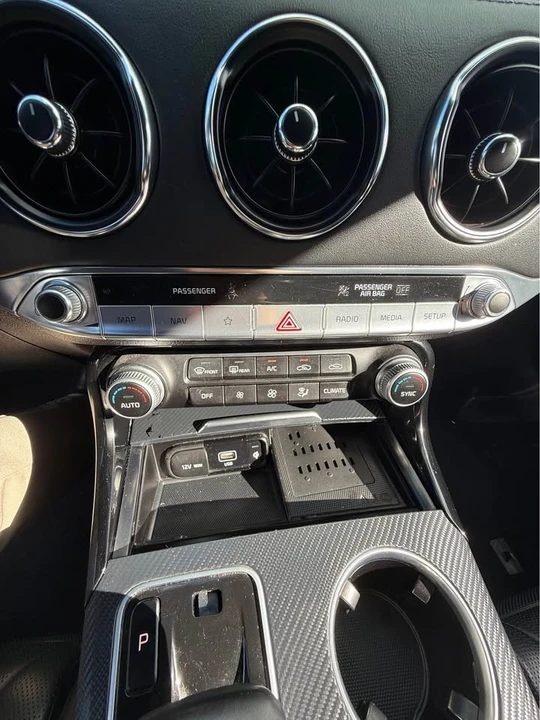 2022 Kia Stinger GT - Image 14 of 18