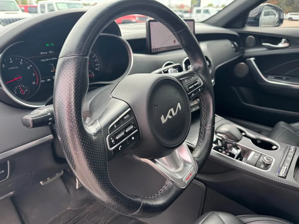 2022 Kia Stinger GT - Image 8 of 14