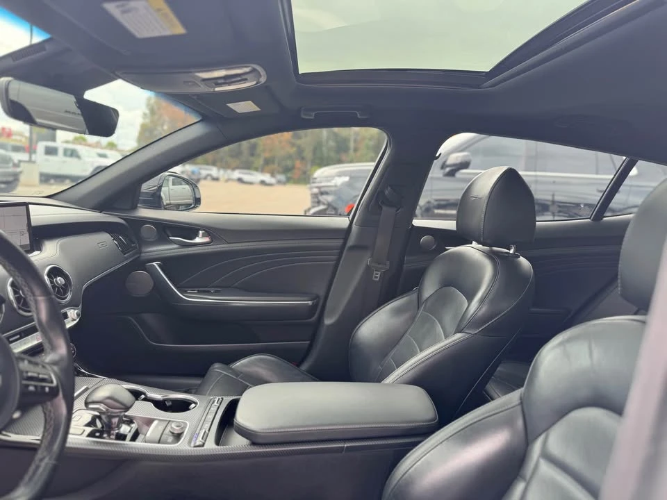 2022 Kia Stinger GT - Image 10 of 14