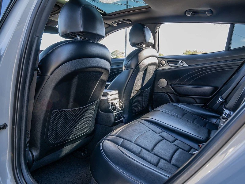 2022 Kia Stinger GT - Image 9 of 20