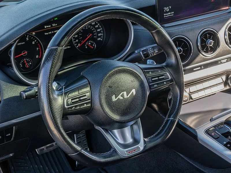 2022 Kia Stinger GT - Image 16 of 20