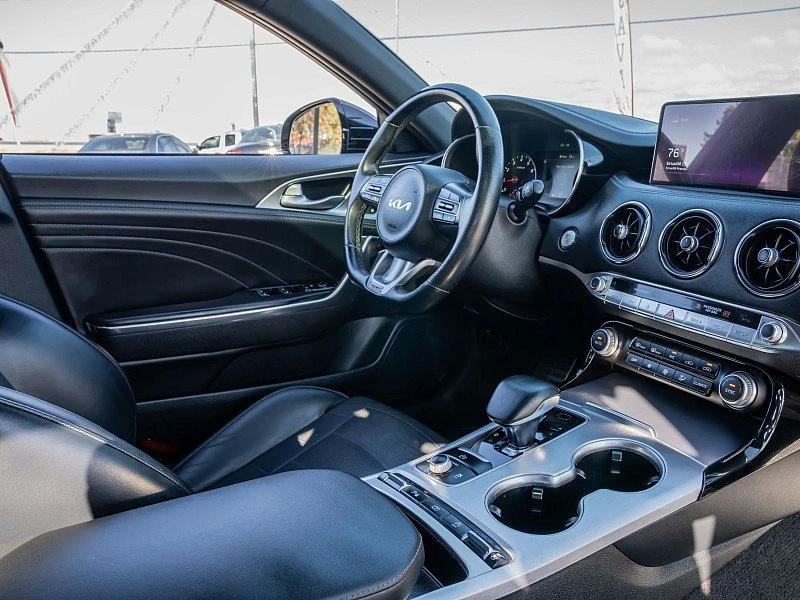 2022 Kia Stinger GT - Image 11 of 20