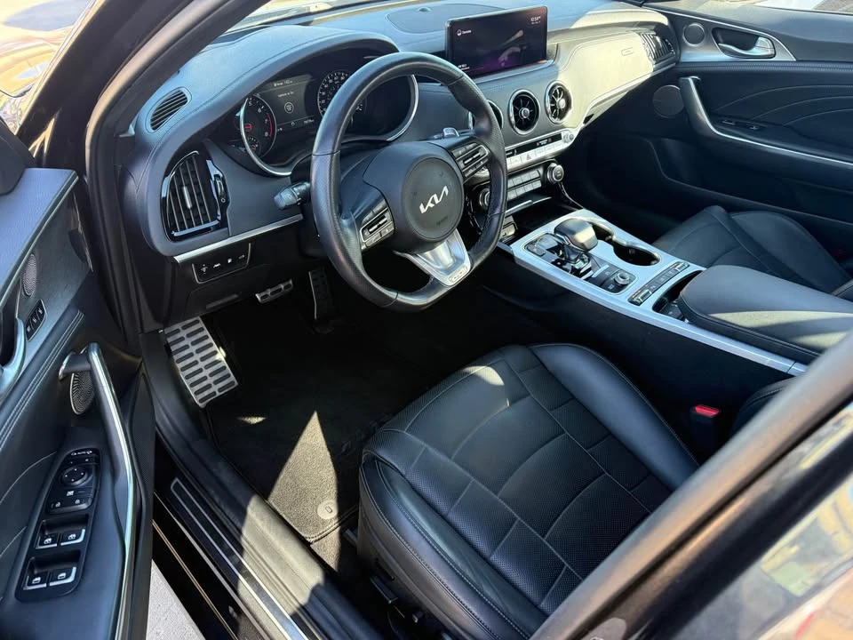 2022 Kia Stinger GT - Image 2 of 11