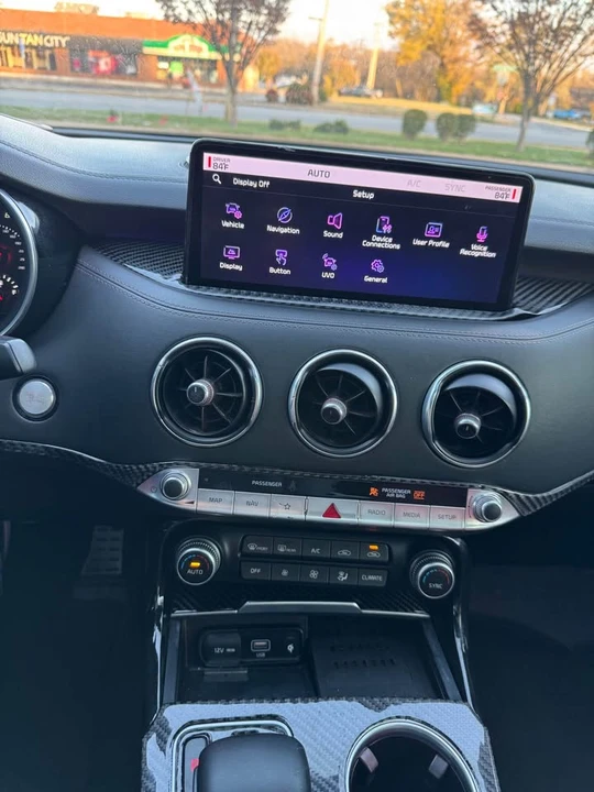 2022 Kia Stinger - Image 12 of 20