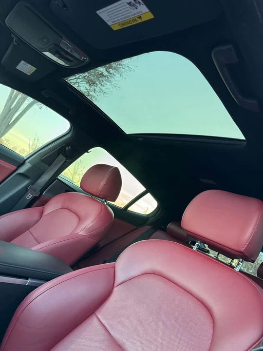 2022 Kia Stinger - Image 9 of 20