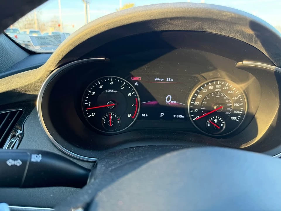 2022 Kia Stinger GT - Image 8 of 9