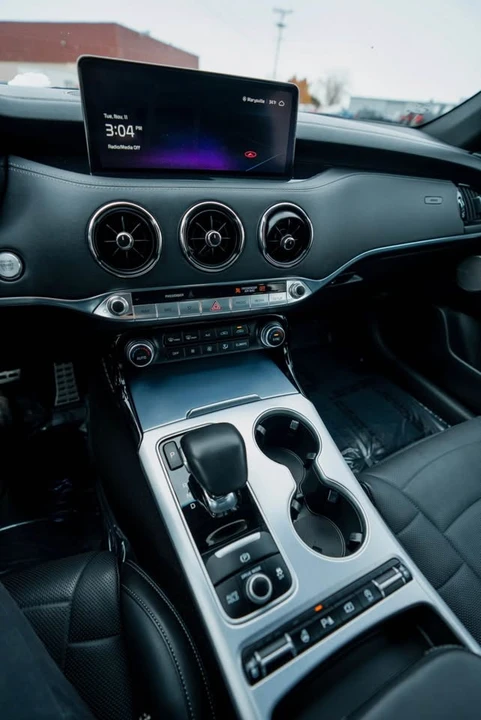 2022 Kia Stinger GT - Image 7 of 9