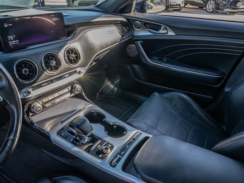2022 Kia Stinger GT - Image 8 of 11
