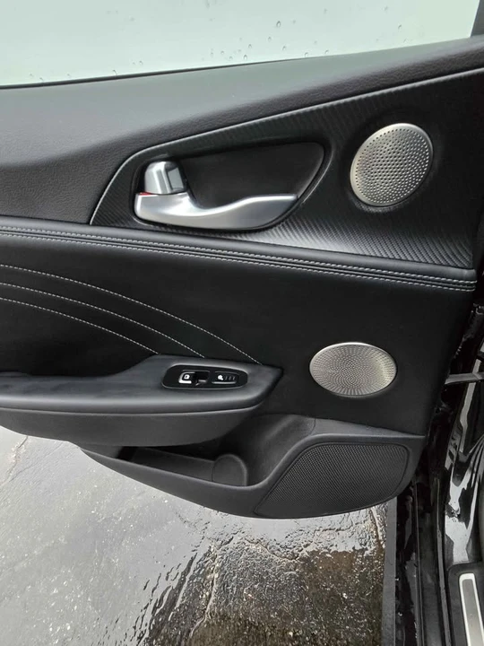 2022 Kia Stinger GT - Image 12 of 15