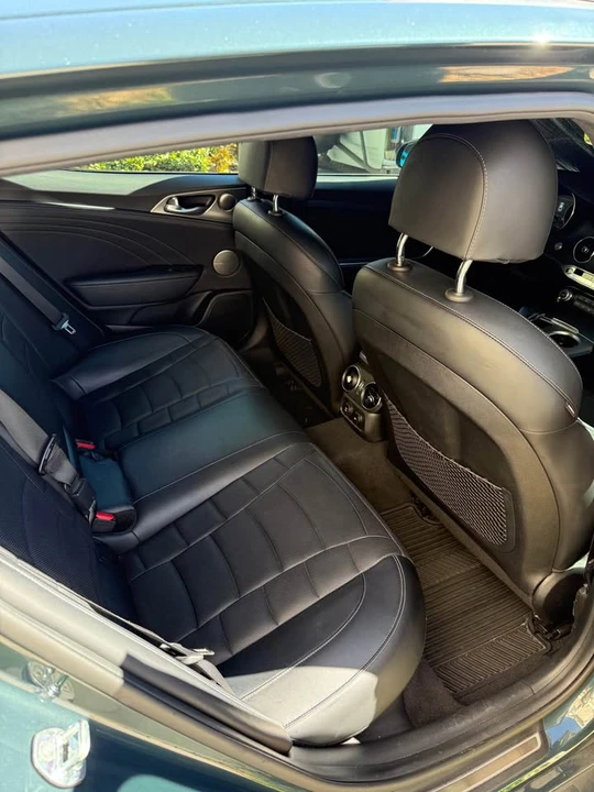 2022 Kia Stinger GT - Image 10 of 17