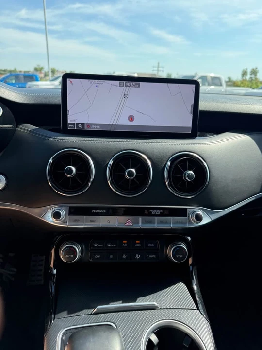 2022 Kia Stinger GT - Image 11 of 14