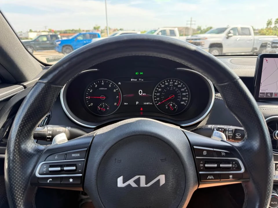 2022 Kia Stinger GT - Image 10 of 14