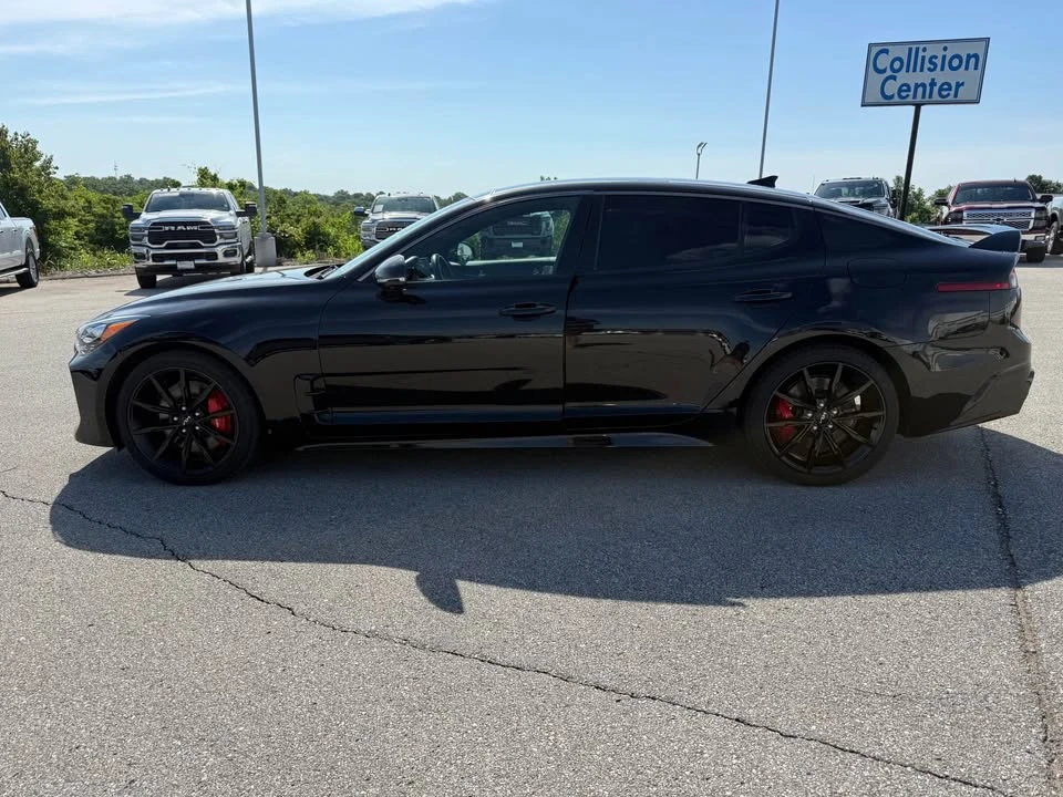2022 Kia Stinger GT - Image 8 of 14