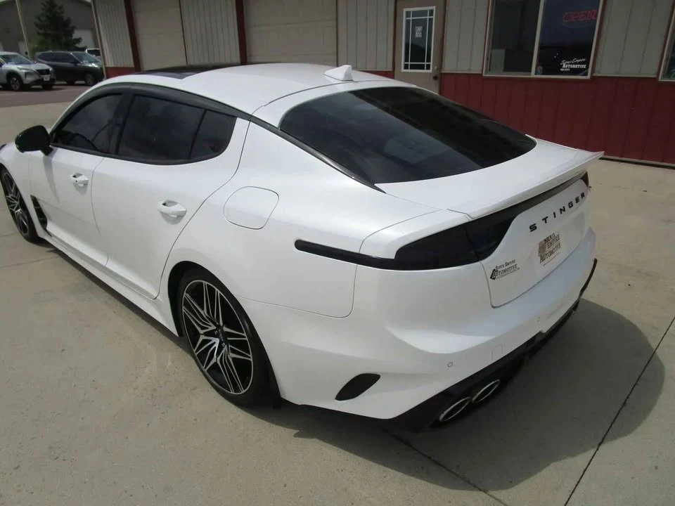 2022 Kia Stinger GT - Image 9 of 20