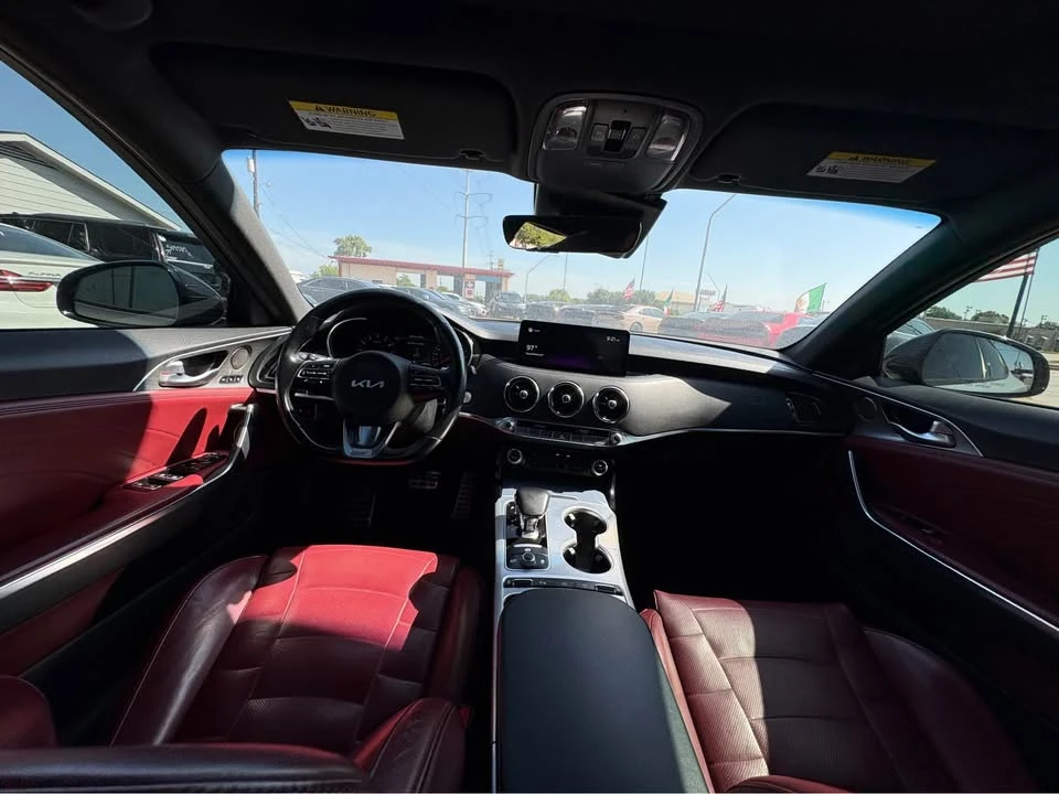 2022 Kia Stinger GT - Image 11 of 13