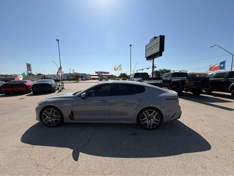 2022 Kia Stinger GT - Image 8 of 13