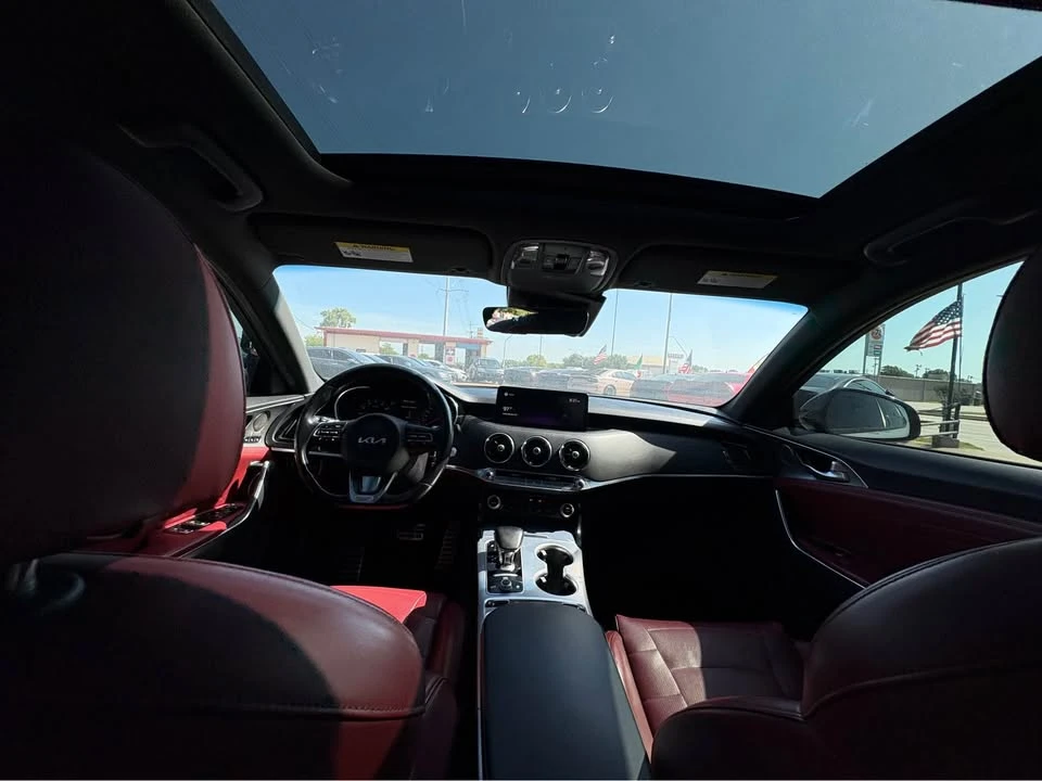 2022 Kia Stinger GT - Image 12 of 13