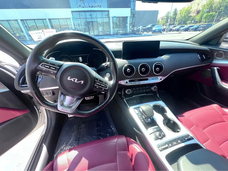 2022 Kia Stinger GT - Image 9 of 12