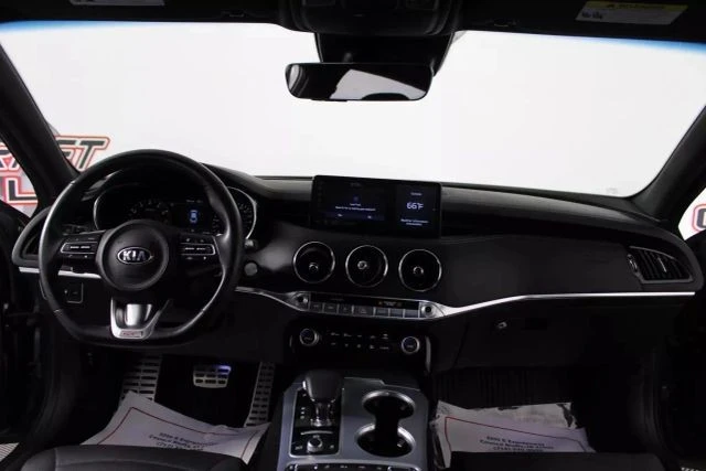 2022 Kia Stinger GT - Image 11 of 12
