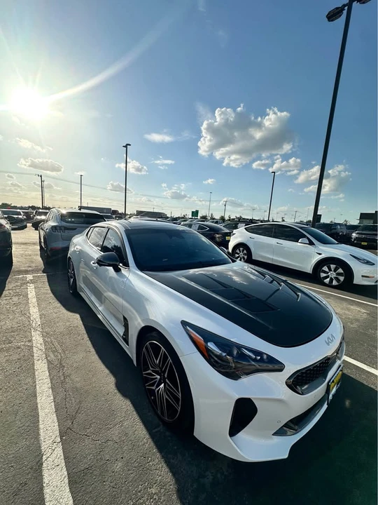 2022 Kia Stinger GT - Image 2 of 4