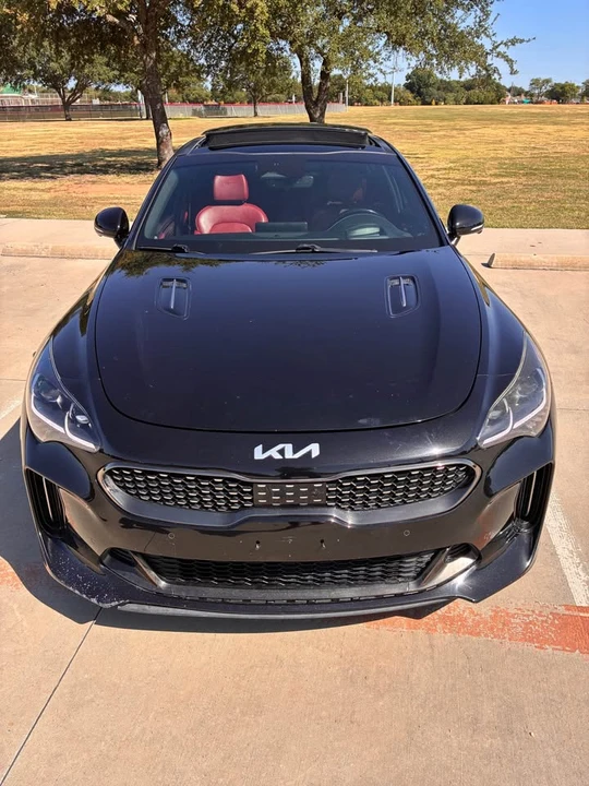 2022 Kia Stinger GT - Image 2 of 10