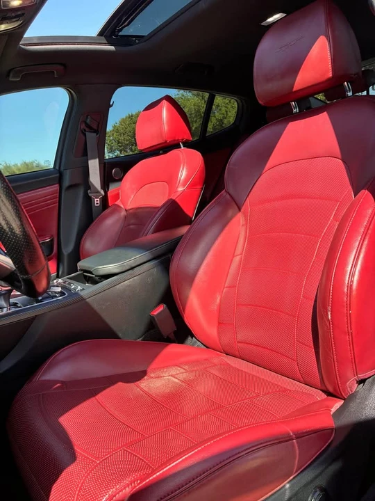 2022 Kia Stinger GT - Image 9 of 10
