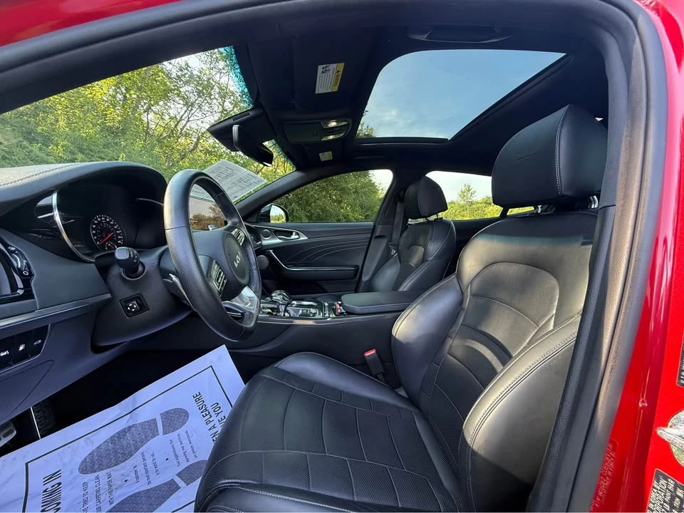 2022 Kia Stinger GT - Image 18 of 19