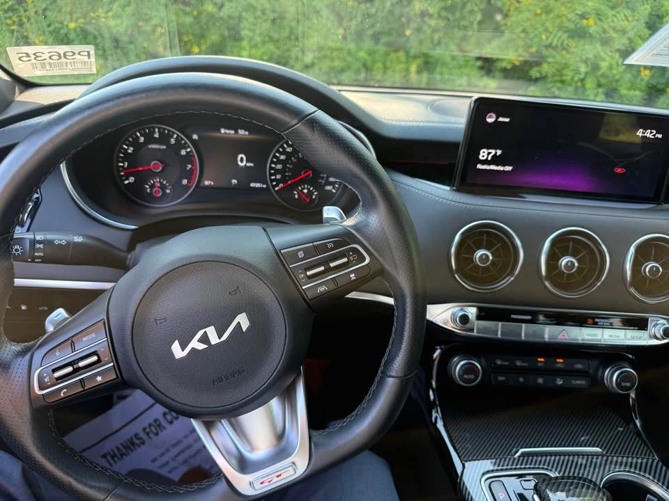 2022 Kia Stinger GT - Image 16 of 19