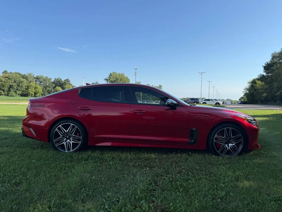 2022 Kia Stinger GT - Image 11 of 19