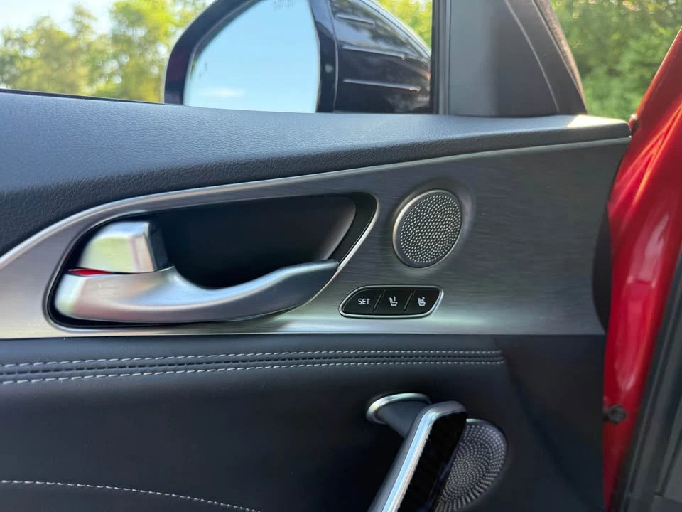2022 Kia Stinger GT - Image 15 of 19