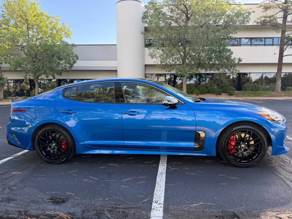 2022 Kia Stinger GT - Image 2 of 7