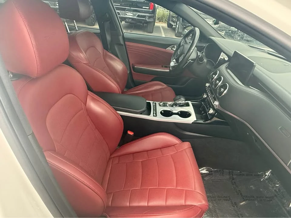 2022 Kia Stinger GT - Image 7 of 11