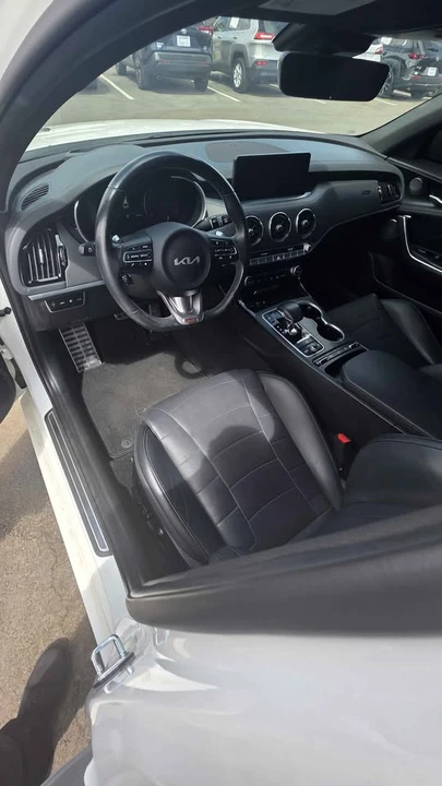 2022 Kia Stinger GT - Image 7 of 12