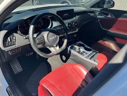2022 Kia Stinger GT - Image 11 of 15