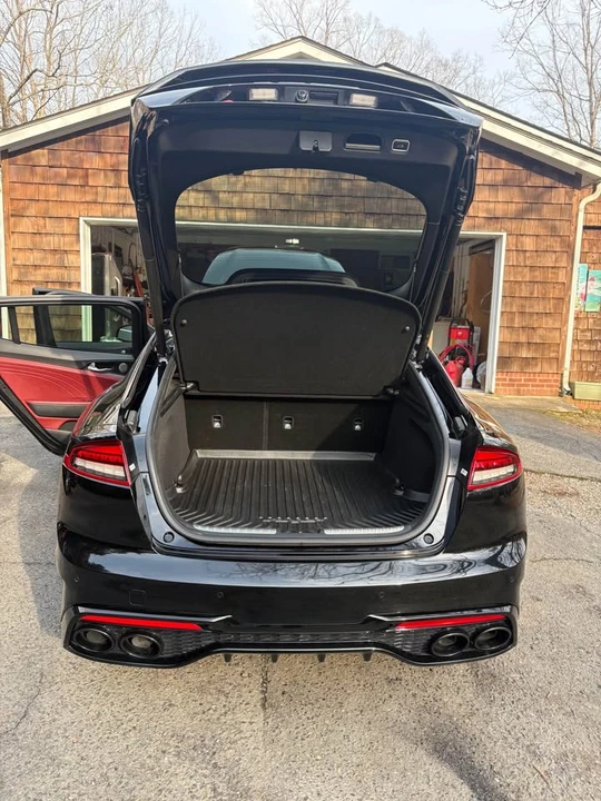 2022 Kia Stinger GT - Image 9 of 15