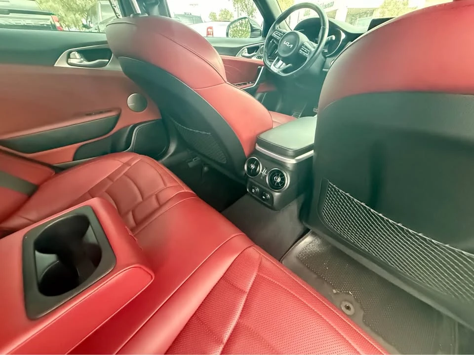 2022 Kia Stinger GT - Image 10 of 11