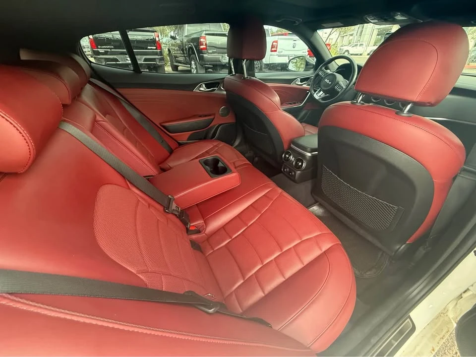 2022 Kia Stinger GT - Image 9 of 11