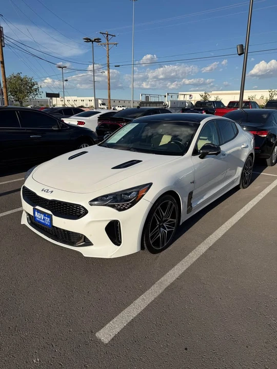 2022 Kia Stinger GT - Image 2 of 11