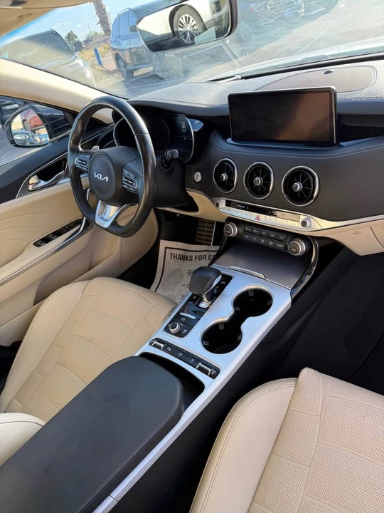 2022 Kia Stinger GT - Image 9 of 11