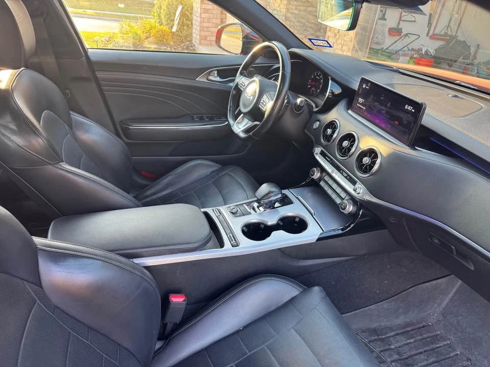2022 Kia Stinger GT - Image 8 of 9